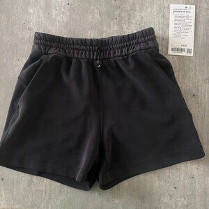 Lululemon Softstreme High-Rise Short 4" – Black Size 2 (Great Condition)